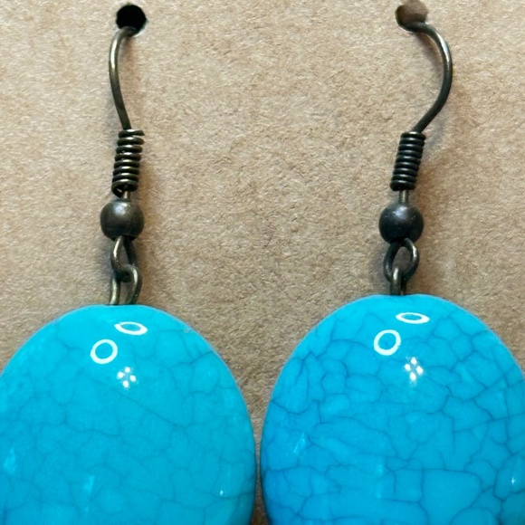 2/$20 Gold Tone Howlite & leather dangle drop earrings w/tassels light weight - Picture 3 of 11